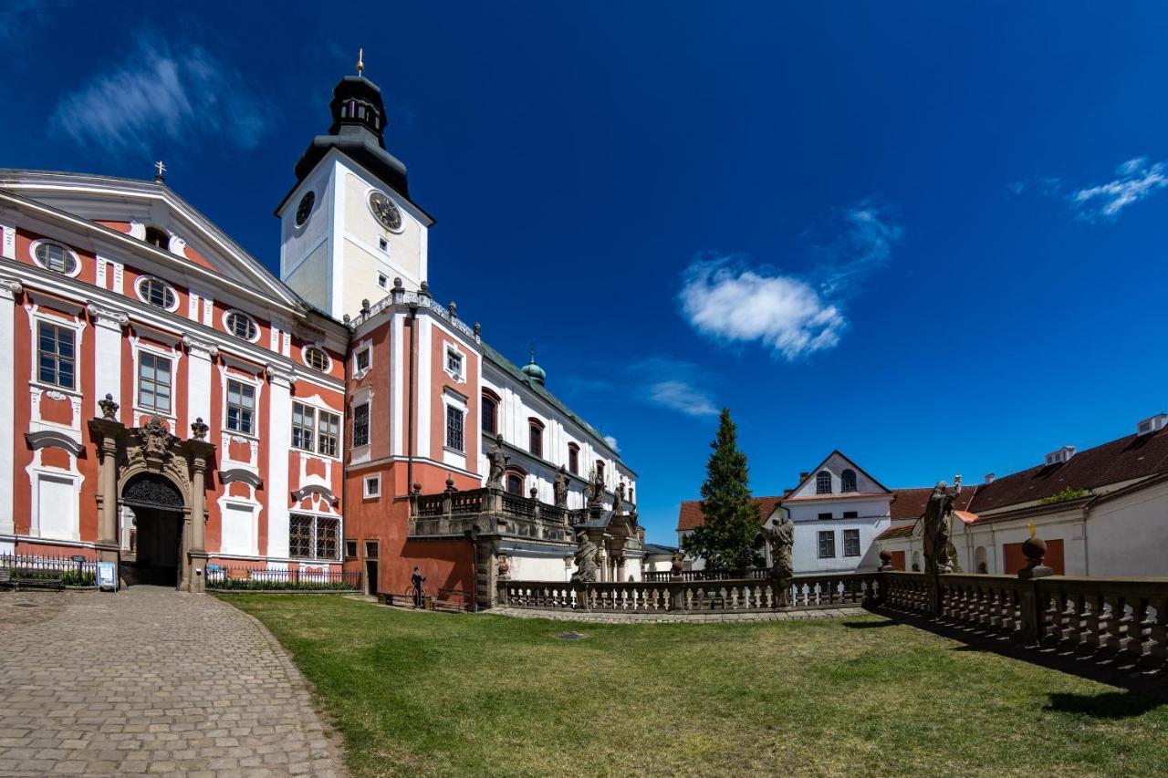 Dvur Hanis - Adults Only - Deti Od 12 Let Marsov nad Metuji Buitenkant foto