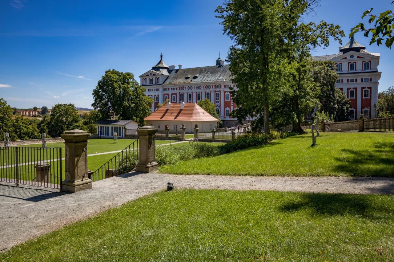 Dvur Hanis - Adults Only - Deti Od 12 Let Marsov nad Metuji Buitenkant foto