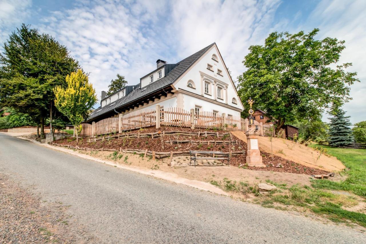 Dvur Hanis - Adults Only - Deti Od 12 Let Marsov nad Metuji Buitenkant foto